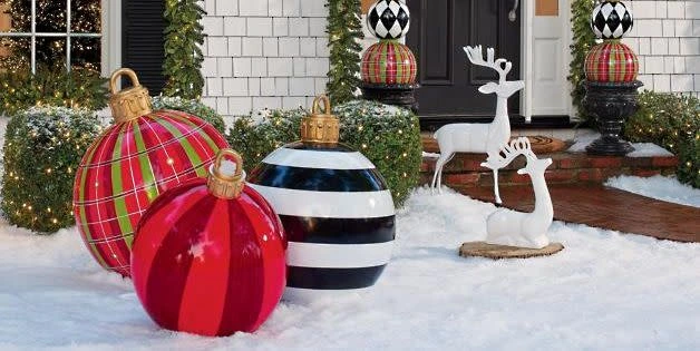 Materials and Styles of Large Outdoor Ornaments