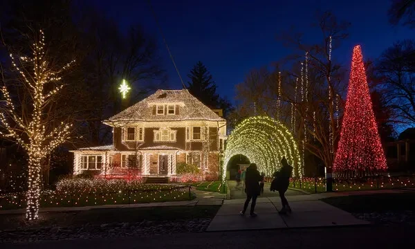 Outdoor Christmas Tree Lighting