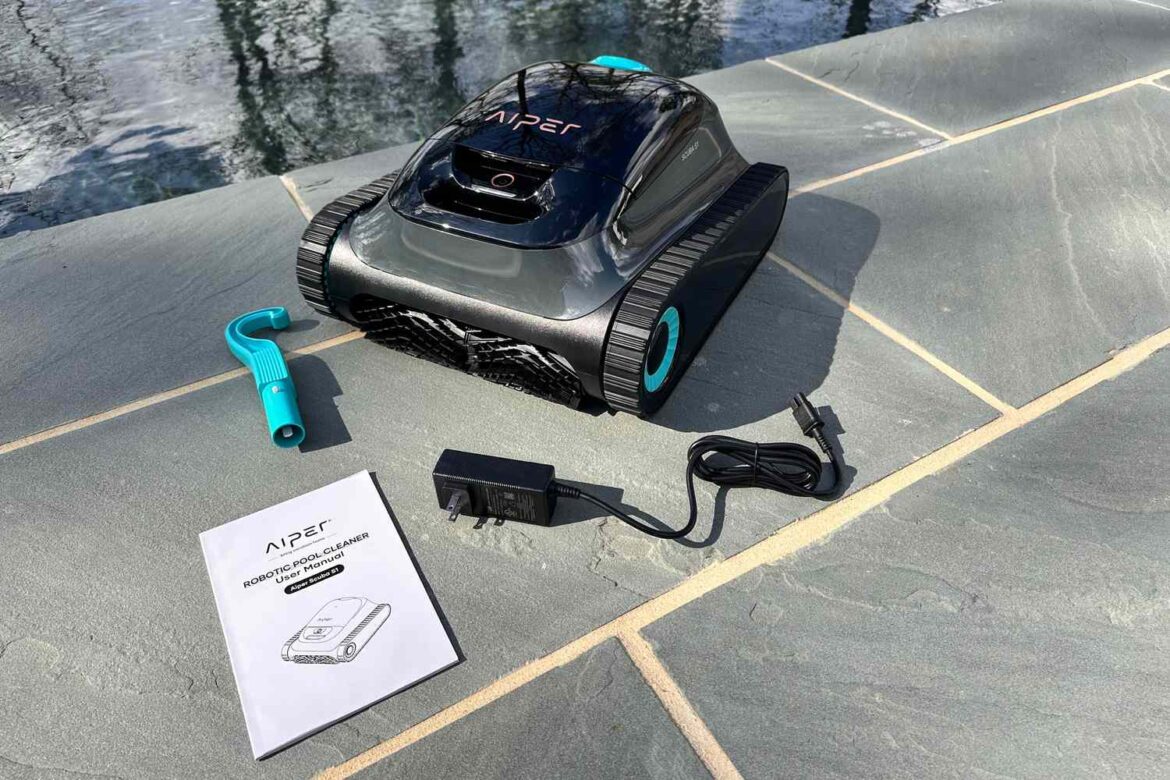 How Do Electric Pool Robots Compare to Manual Cleaning Methods?